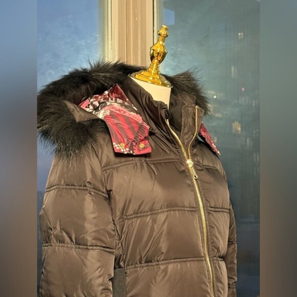 🆕 VERSACE JEANS 🧿 Black Down Filled Jacket, Fur & Scarf Print, Sz US 8 - Picture 6 of 16